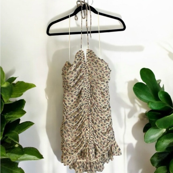 ZARA Summer Halter Cream Floral Dress
Love shack fancy inspired - Picture 2 of 15